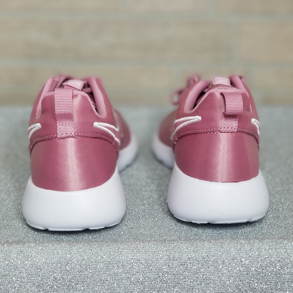 Nike Roshe One - Picture 5 of 6